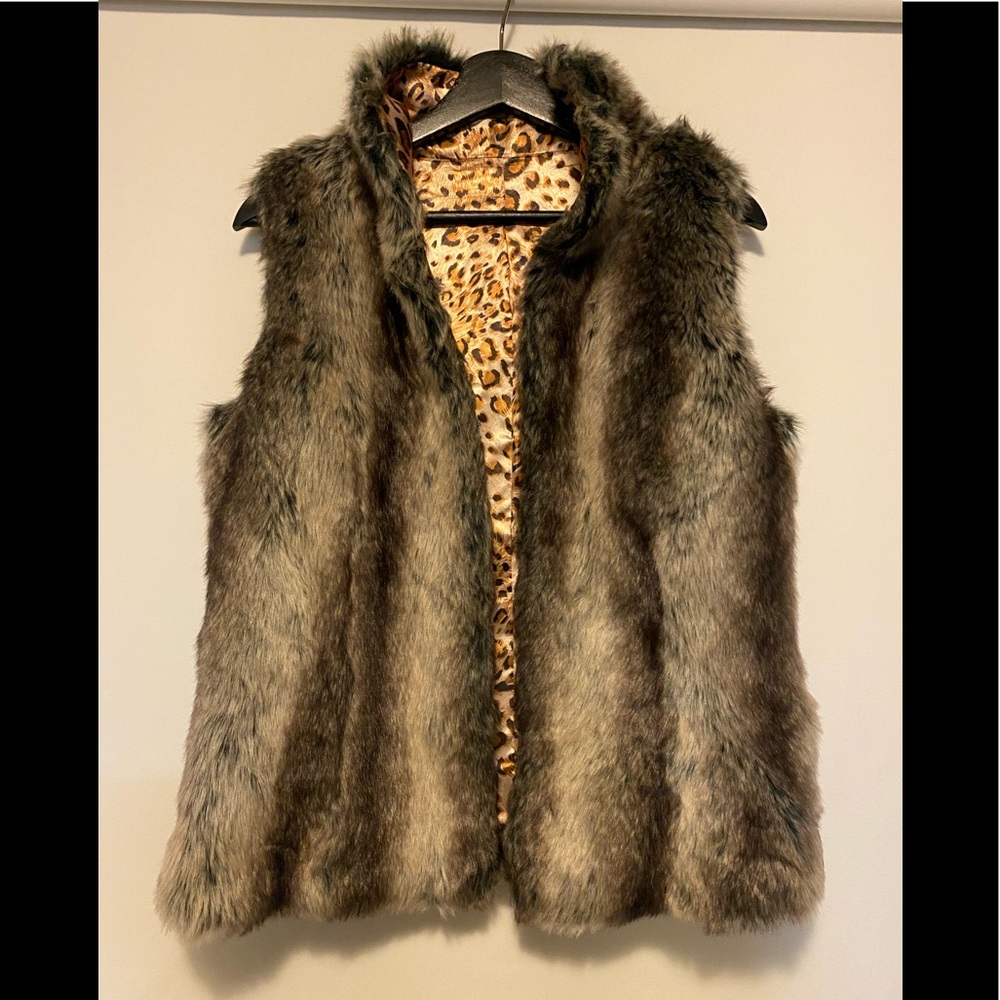 Faux fur vest - looks real size medium